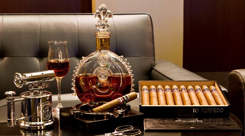 Kaizad Hansotia (CEO Gurkha Cigars) khẳng định: “Hút xì gà cũng là một phong cách sống!”